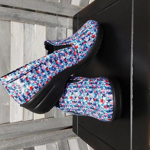 Easy Works by Easy Street Women's Leeza Slip Resistant Clog | 11M - Picture 1 of 9